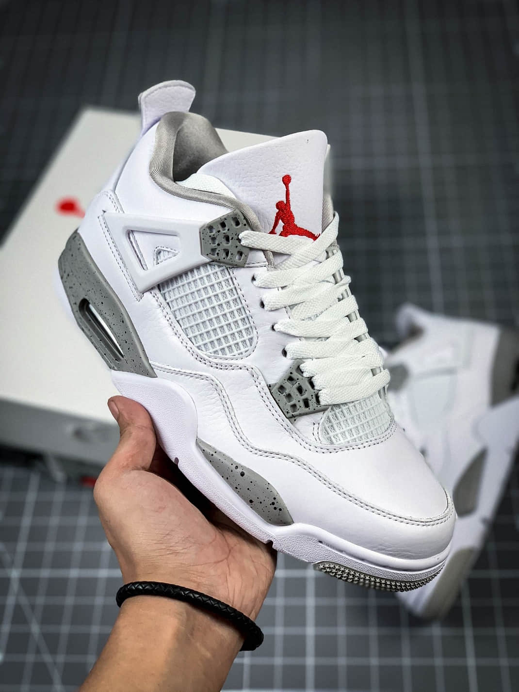 ナイキ Air Jordan 4 レトロ 